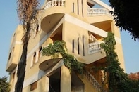 Exterior Sakkara Inn Hotel