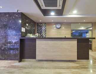 Lobi 2 Hotel Harsha Residency