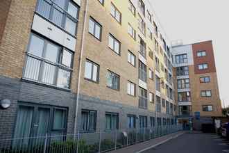 Exterior 4 Marlin Apartments Stratford