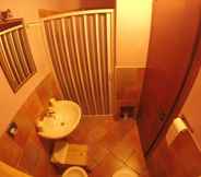 In-room Bathroom 7 B&B Le Scalette