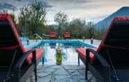 Swimming Pool 2 Larisa Resort, Manali