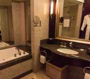 In-room Bathroom 6 Dongguan MCB Lake Hotel