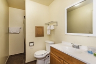 In-room Bathroom Relax Inn