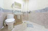 Toilet Kamar 3 Owl Castle Bed and Breakfast