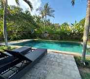 Swimming Pool 7 Rumah Dadong