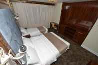 Bedroom Sahra Airport Hotel