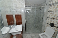 In-room Bathroom Sahra Airport Hotel