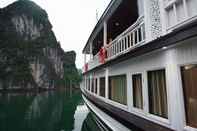 Bên ngoài Viola Cruise Halong Bay