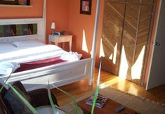 Bilik Tidur 2 Artisan Upstairs Guesthouse