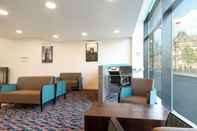 Lobby Holiday Inn Express Middlesbrough - Centre Square, an IHG Hotel