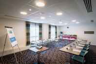 Functional Hall Holiday Inn Express Middlesbrough - Centre Square, an IHG Hotel