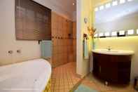 In-room Bathroom Eland Holiday Home