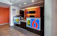 Lobi 6 Motel 6 Allentown, PA