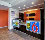 Lobi 6 Motel 6 Allentown, PA