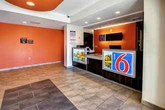 Lobby 4 Motel 6 Allentown, PA