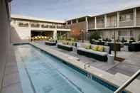 Swimming Pool Hotel Lucent