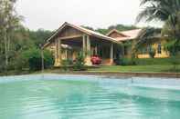 Swimming Pool Kapal Terbang Guest House