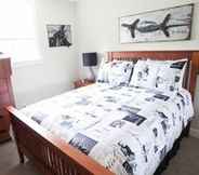 Bedroom 3 Corporate Suites of Calgary - Sunnyside
