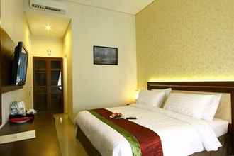Bedroom 4 The Gambir Anom Hotel Resort & Convention