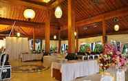 Restoran 3 The Gambir Anom Hotel Resort & Convention