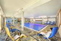Swimming Pool Hotel Resort Relax