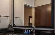 In-room Bathroom 6 Fairfield Inn & Suites Atmore