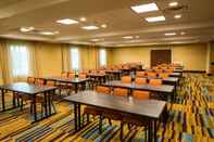 Functional Hall Fairfield Inn & Suites Atmore