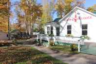 Exterior Birch Cliff Lodge on Baptiste Lake