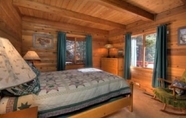 Bedroom 6 Fairway Family Cabin