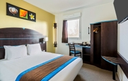 Bedroom 2 Sure Hotel by Best Western Saint-Amand-Les-Eaux