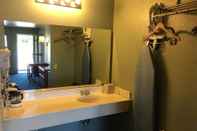 Toilet Kamar Applegate Inn