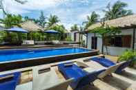 Swimming Pool Bale Sampan Bungalows