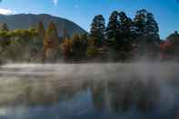 สระว่ายน้ำ Japanese Onsen Ryokan Yufuin Tabinokura