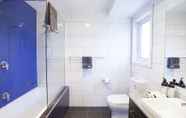 Toilet Kamar 6 One of a Kind Apartments