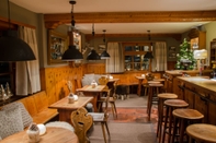 Bar, Cafe and Lounge Hotel Le Grand Chalet Favre