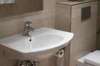 In-room Bathroom Olea