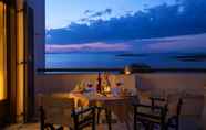 Restaurant 2 Contaratos Beach