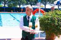 Swimming Pool Hotel Principe