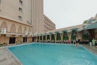 Kolam Renang Hotel Agrabad