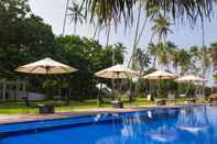 Kolam Renang Club Villa