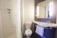 Toilet Kamar B&B Hotel Clermont-Ferrand Gerzat