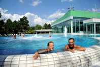 Swimming Pool Hotel Sonnenhügel