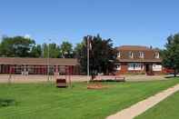 Exterior Summerside Motel