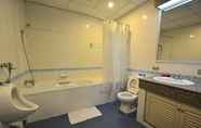 Toilet Kamar 3 Piyavan Tower Serviced Apartment