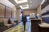 Lobi Hampton Inn & Suites Washington DC-Navy Yard