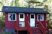 Exterior Honey Harbour Cottage