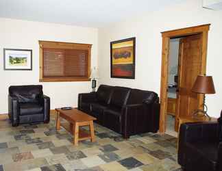 Lobby 2 Timber Stone Lodge by RMA