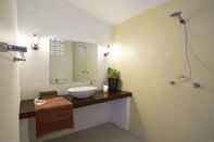 In-room Bathroom Mali Resort Pattaya Beach Koh lipe