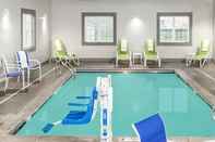 Swimming Pool Microtel Inn & Suites by Wyndham West Fargo Medical Center