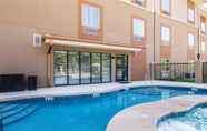 Swimming Pool 4 MainStay Suites Lufkin